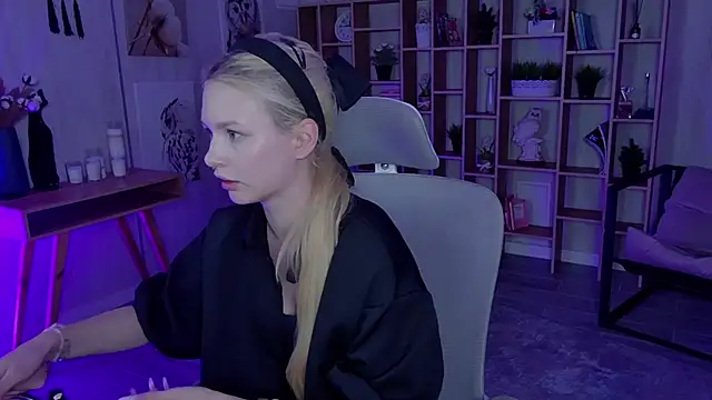 AvaDaviis online show from September 19, 10:52 am