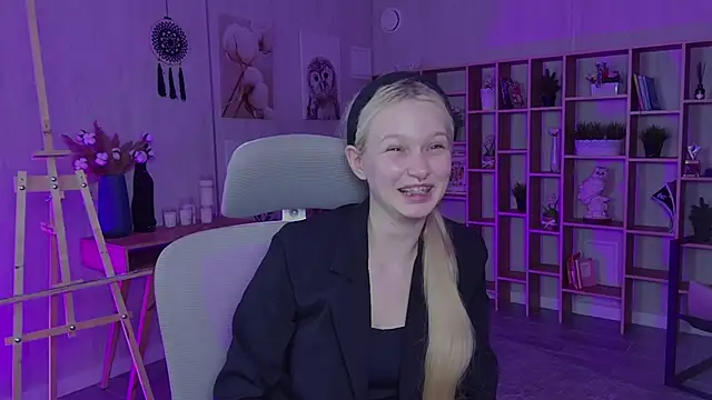 AvaDaviis online show from September 17, 10:28 am