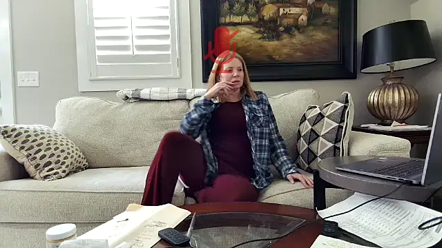 JulieHolliday online show from November 4, 8:23 pm