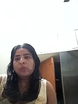 Snapshot of srimasrima chatting on January 10, 12:39 am srimasrima online show from January 10, 12:39 am