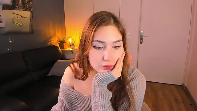 Lili Luuu online show from March 31, 9:11 am