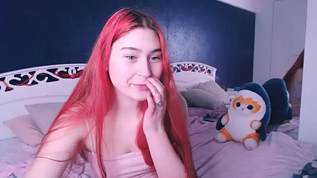 Lili Luuu online show from January 11, 8:05 pm