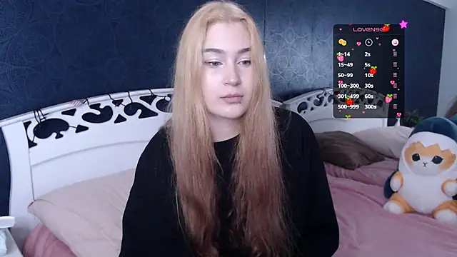 Snapshot of Lili_Luuu chatting on October 16, 2:42 am Lili Luuu online show from October 16, 2:42 am