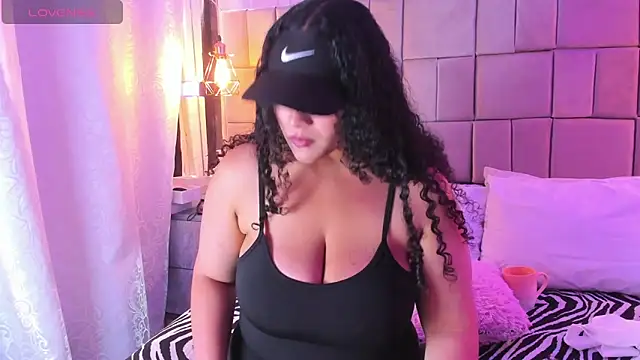 Snapshot of ivonne_diaz1 chatting on June 26, 9:31 pm ivonne diaz1 online show from June 26, 9:31 pm