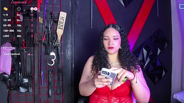 ivonne diaz1 online show from April 7, 8:10 pm