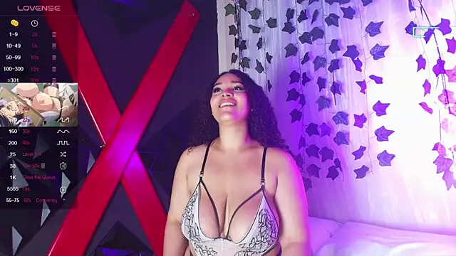 ivonne diaz1 online show from November 5, 8:12 pm