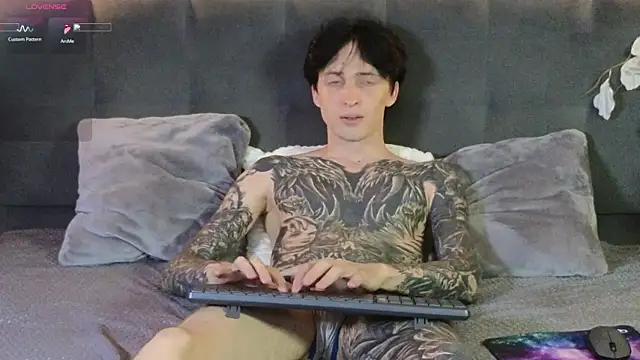 Snapshot of Martin_Jin chatting on June 24, 8:24 am Martin Jin online show from June 24, 8:24 am