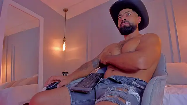 KylliamLevis online show from February 9, 8:07 pm