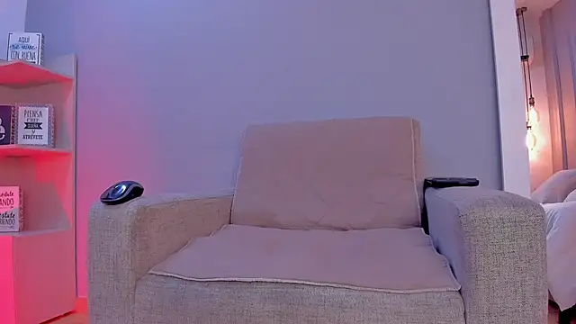 KylliamLevis online show from February 21, 8:44 pm