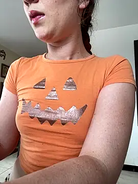 Snapshot of Megan_colsom chatting on October 28, 6:40 pm Megan colsom online show from October 28, 6:40 pm