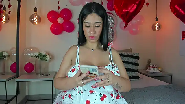 Snapshot of Samantha_hotly chatting on June 12, 1:36 am Samantha hotly online show from June 12, 1:36 am