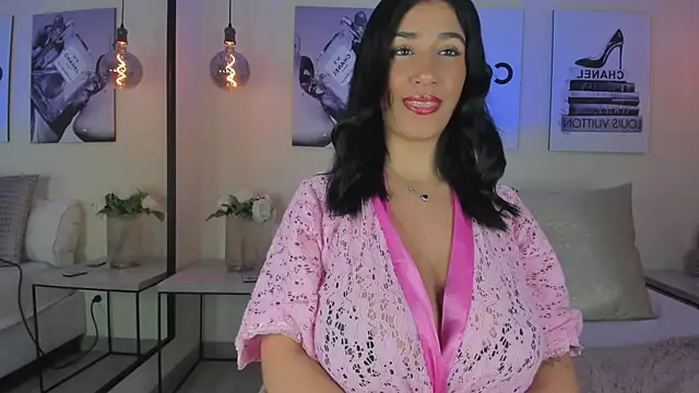 Snapshot of Samantha_hotly chatting on June 10, 8:04 am Samantha hotly online show from June 10, 8:04 am