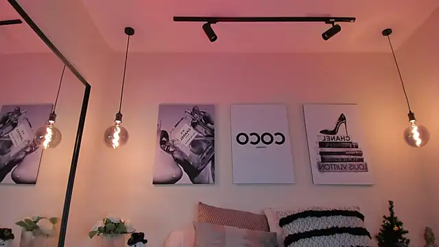 Samantha hotly online show from January 5, 6:33 pm