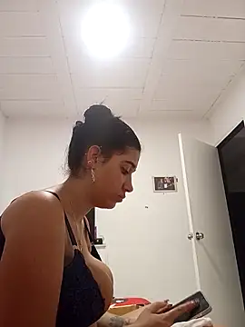 Samantha hotly online show from April 18, 9:22 am