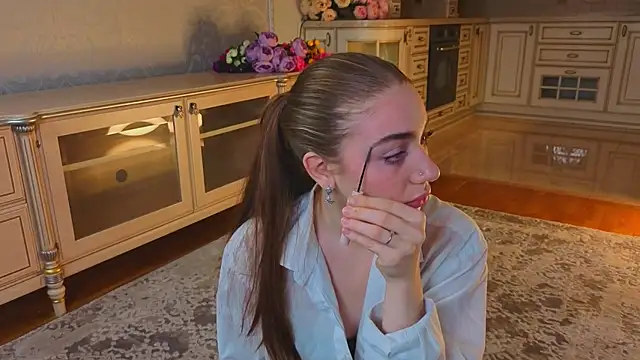 EadlinGillim online show from October 25, 3:17 am