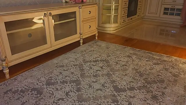 EadlinGillim online show from December 5, 3:05 am