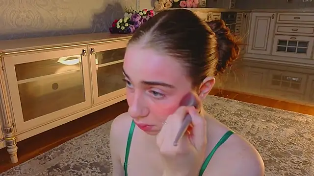 EadlinGillim online show from September 25, 3:12 am