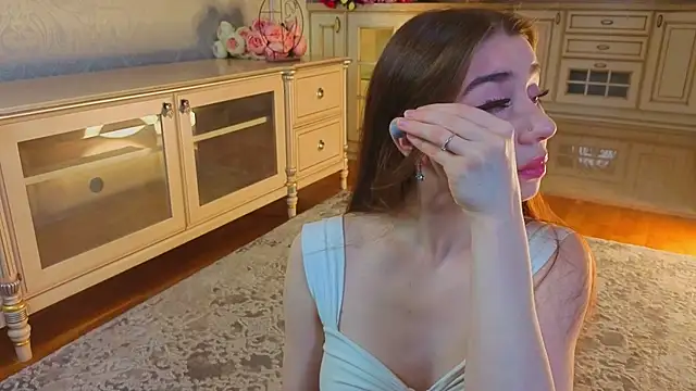 EadlinGillim online show from November 18, 3:21 am