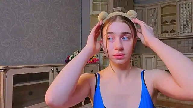 EadlinGillim online show from September 18, 3:09 am