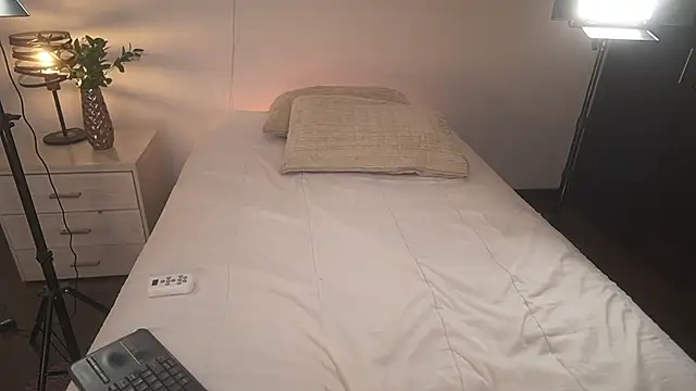 Snapshot of ximena_cortez_03 chatting on September 12, 12:11 am ximena cortez 03 online show from September 12, 12:11 am