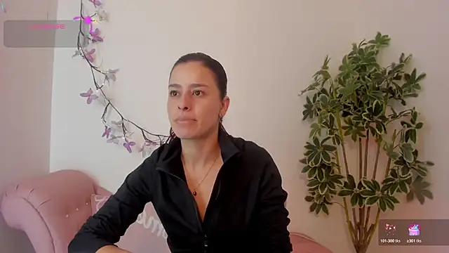 Snapshot of valerieMattson chatting on October 25, 11:27 pm valerieMattson online show from October 25, 11:27 pm