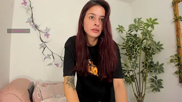 Snapshot of valerieMattson chatting on November 29, 5:24 pm valerieMattson online show from November 29, 5:24 pm