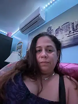 PrettyKittyMia online show from December 22, 4:01 am