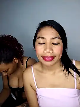 Snapshot of MelanyAndRizosss chatting on October 20, 8:04 am MelanyAndRizosss online show from October 20, 8:04 am