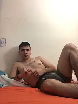 Snapshot of Cesar_Augusto chatting on September 19, 1:20 am Cesar Augusto online show from September 19, 1:20 am