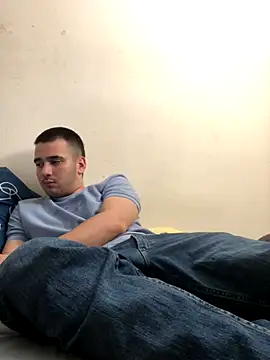 Snapshot of Cesar_Augusto chatting on October 17, 2:15 am Cesar Augusto online show from October 17, 2:15 am