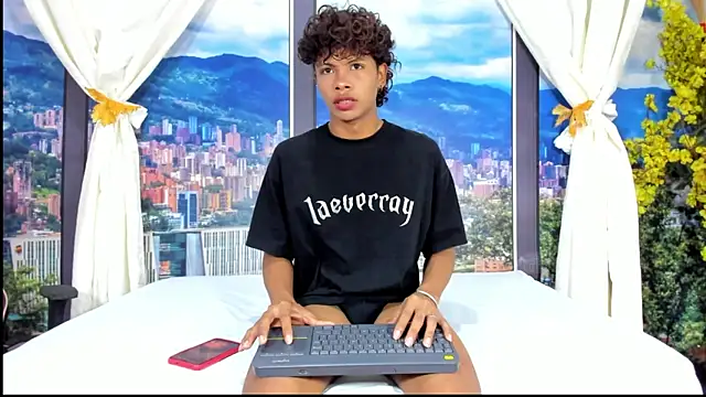 Snapshot of MilthonDelis chatting on November 6, 3:54 am MilthonDelis online show from November 6, 3:54 am