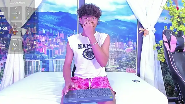 Snapshot of MilthonDelis chatting on November 12, 3:21 am MilthonDelis online show from November 12, 3:21 am