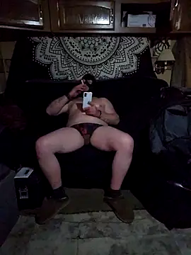 Snapshot of JoeyUhOh chatting on November 11, 7:25 am JoeyUhOh online show from November 11, 7:25 am