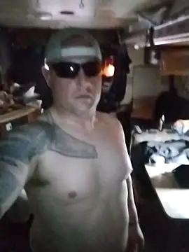 JoeyUhOh online show from November 26, 3:28 am