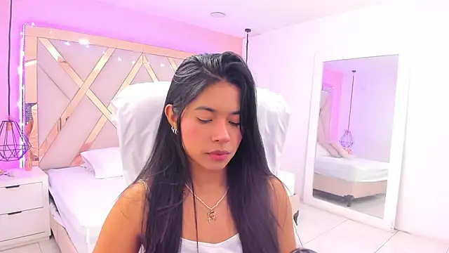 samantaa shy online show from April 9, 3:52 am