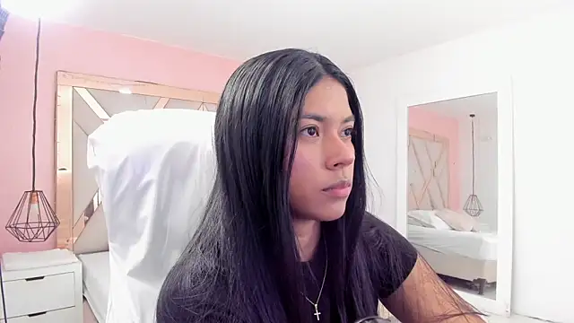 Snapshot of samantaa_shy chatting on November 28, 2:45 am samantaa shy online show from November 28, 2:45 am