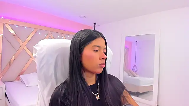 samantaa shy online show from April 10, 3:24 am