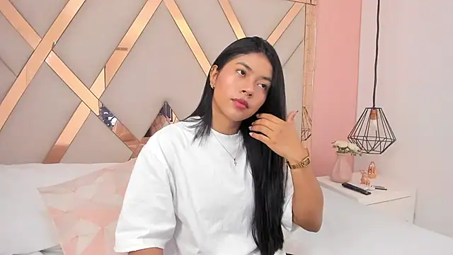 Snapshot of samantaa_shy chatting on October 15, 2:32 am samantaa shy online show from October 15, 2:32 am