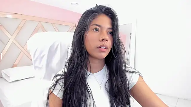 Snapshot of samantaa_shy chatting on November 21, 2:21 am samantaa shy online show from November 21, 2:21 am