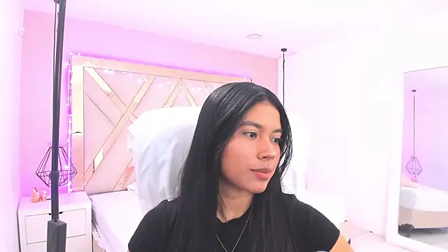 Snapshot of samantaa_shy chatting on July 3, 2:18 am samantaa shy online show from July 3, 2:18 am