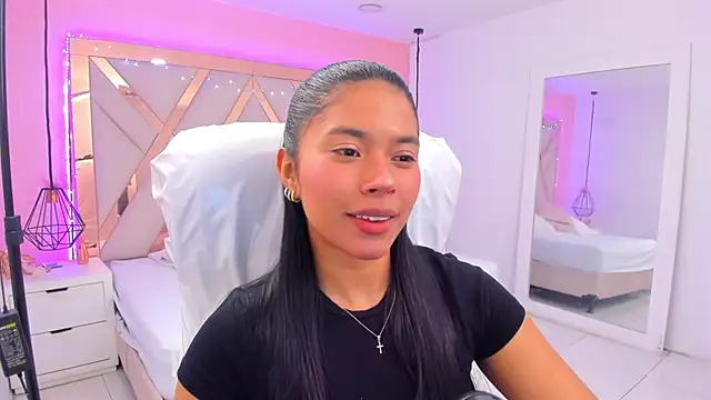 samantaa shy online show from April 4, 3:24 am