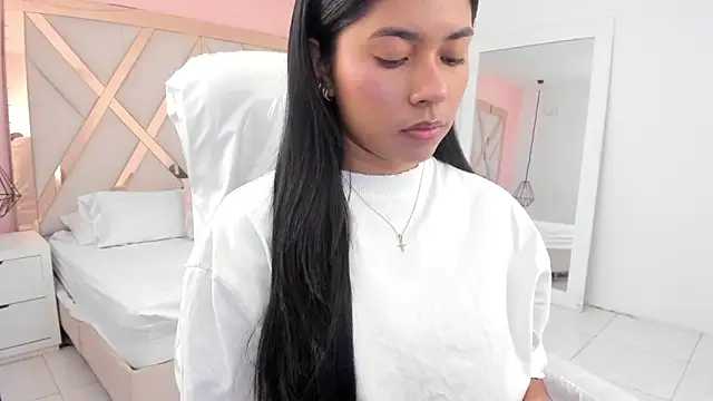 Snapshot of samantaa_shy chatting on October 8, 2:57 am samantaa shy online show from October 8, 2:57 am