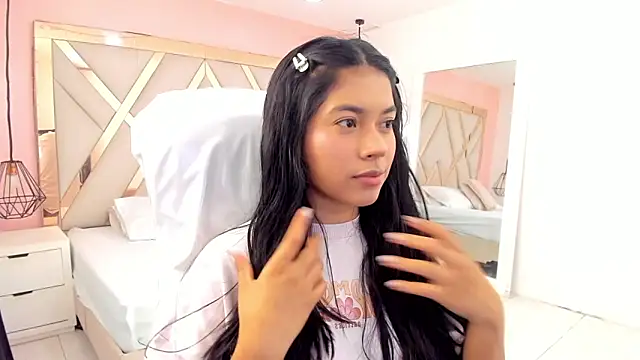 Snapshot of samantaa_shy chatting on October 22, 2:22 am samantaa shy online show from October 22, 2:22 am