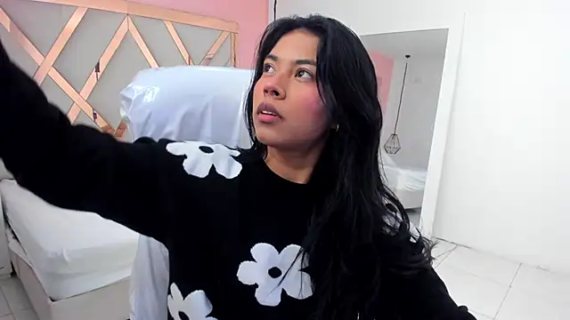 Snapshot of samantaa_shy chatting on September 30, 2:39 am samantaa shy online show from September 30, 2:39 am