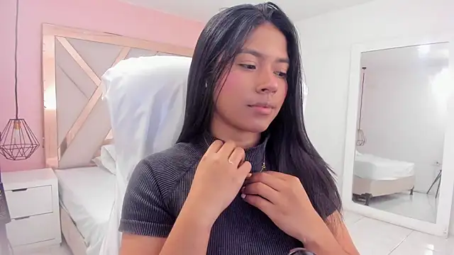 Snapshot of samantaa_shy chatting on December 3, 3:51 am samantaa shy online show from December 3, 3:51 am