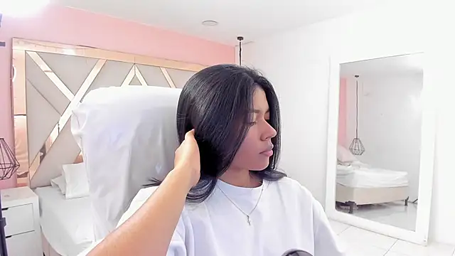 Snapshot of samantaa_shy chatting on November 23, 1:59 am samantaa shy online show from November 23, 1:59 am