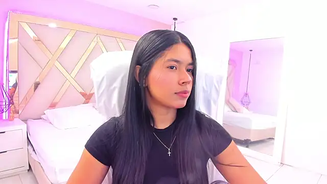 samantaa shy online show from April 13, 3:10 am