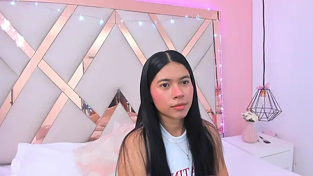 Snapshot of samantaa_shy chatting on July 19, 3:48 am samantaa shy online show from July 19, 3:48 am