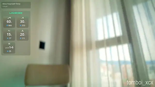 Snapshot of tomboi_xcx chatting on June 25, 6:13 pm tomboi xcx online show from June 25, 6:13 pm