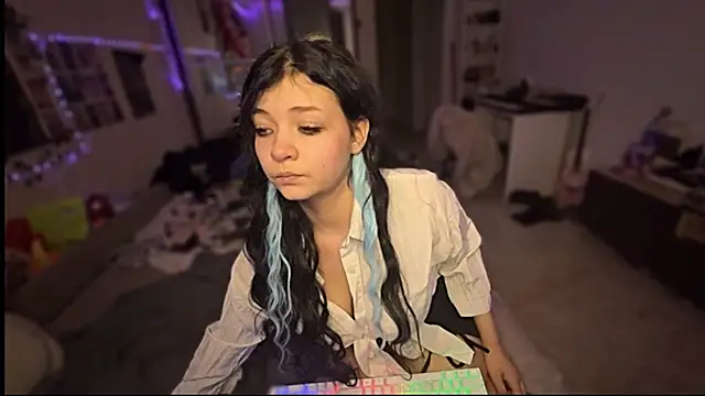 Snapshot of nikoli_naw chatting on October 28, 6:18 pm nikoli naw online show from October 28, 6:18 pm